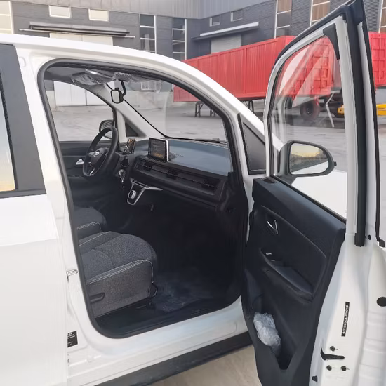 Batteria agli ioni di litio con caricabatterie di emergenza Batteria di avviamento per auto China Export 80d26r